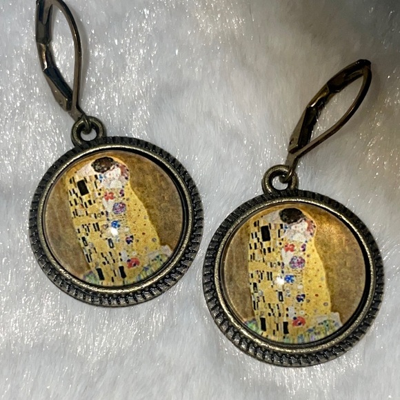 Unique Gustav Klimt “The Kiss” Pendant Earrings - Picture 4 of 6